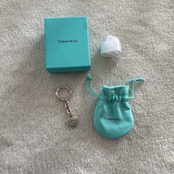 Authentic Return to Tiffany sterling silver keychain - Picture 2 of 6